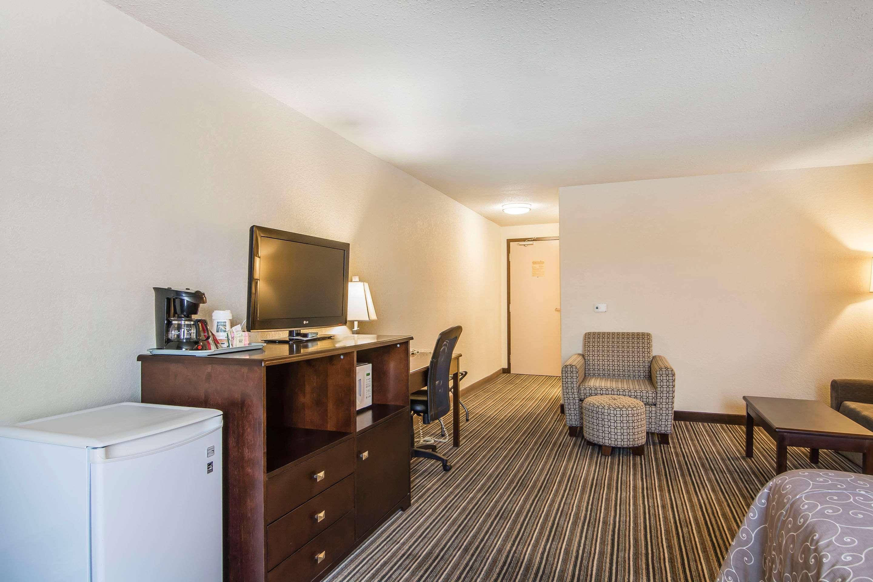 Quality Inn & Suites Yorkton Exterior foto