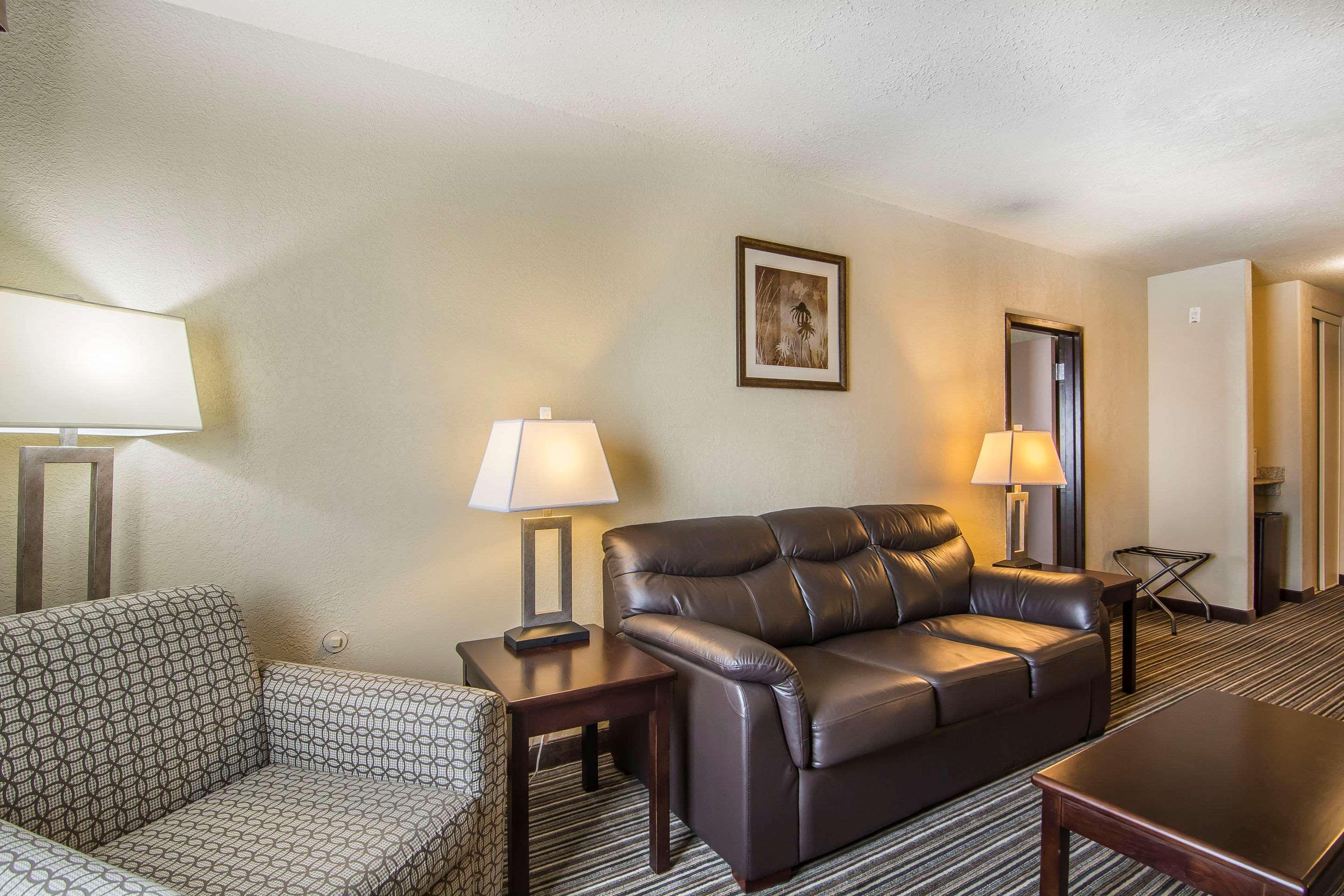 Quality Inn & Suites Yorkton Exterior foto