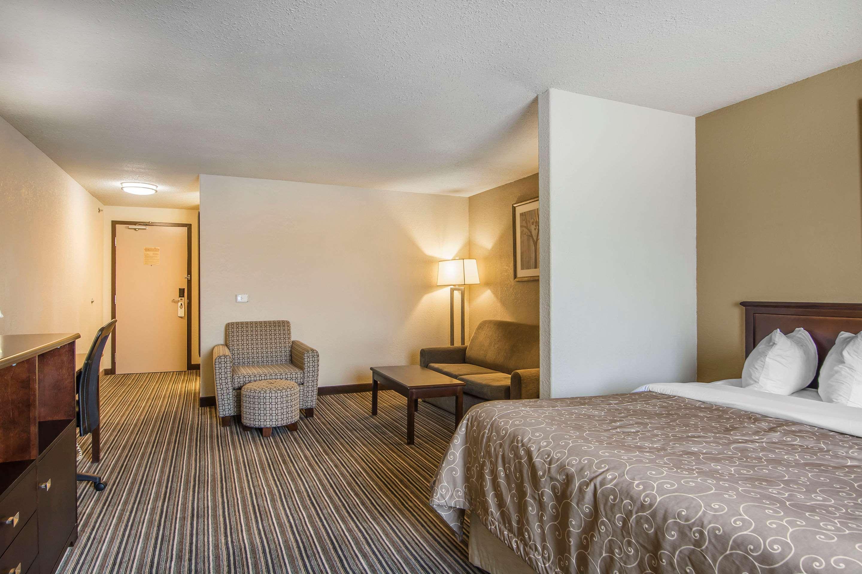 Quality Inn & Suites Yorkton Exterior foto