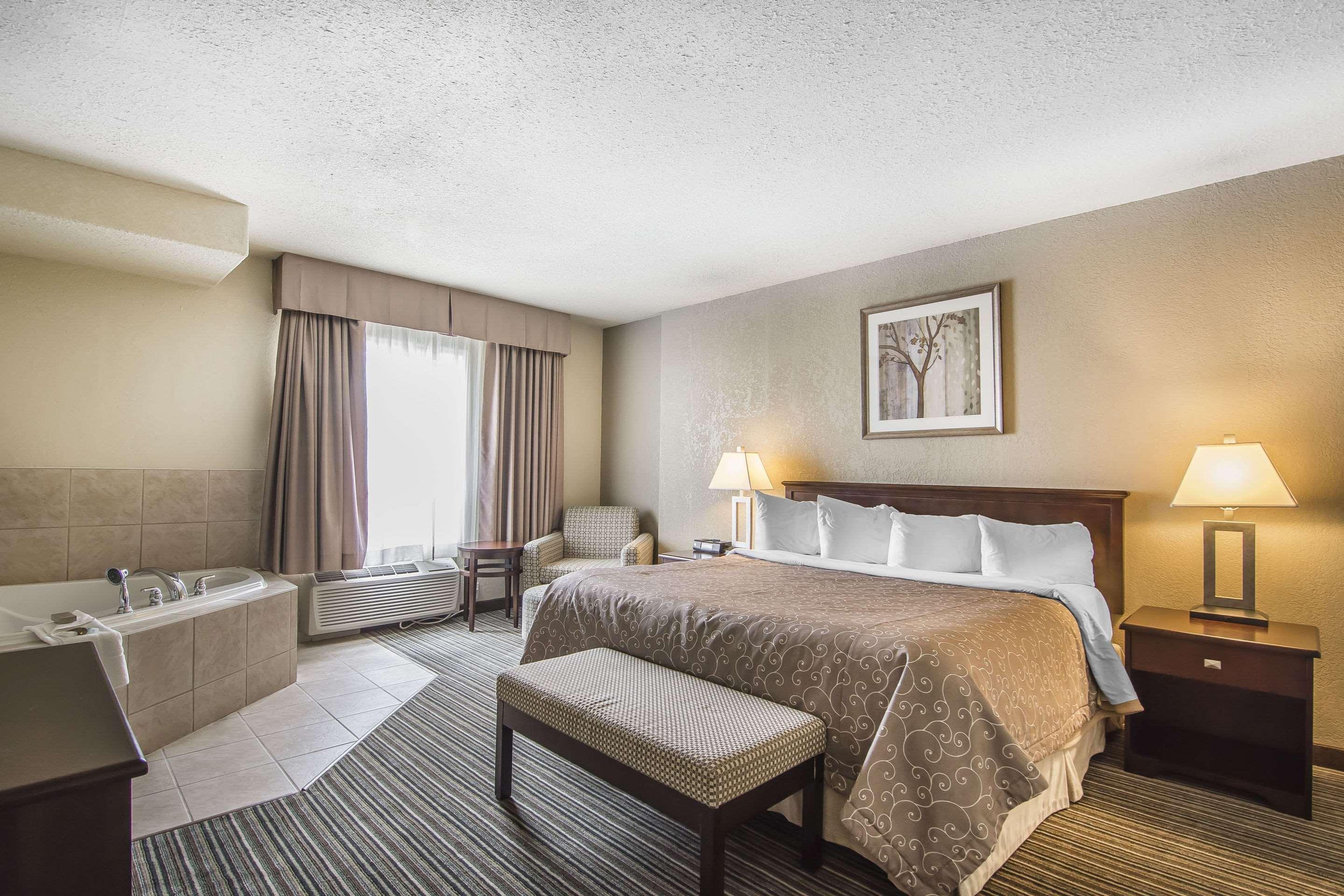 Quality Inn & Suites Yorkton Exterior foto