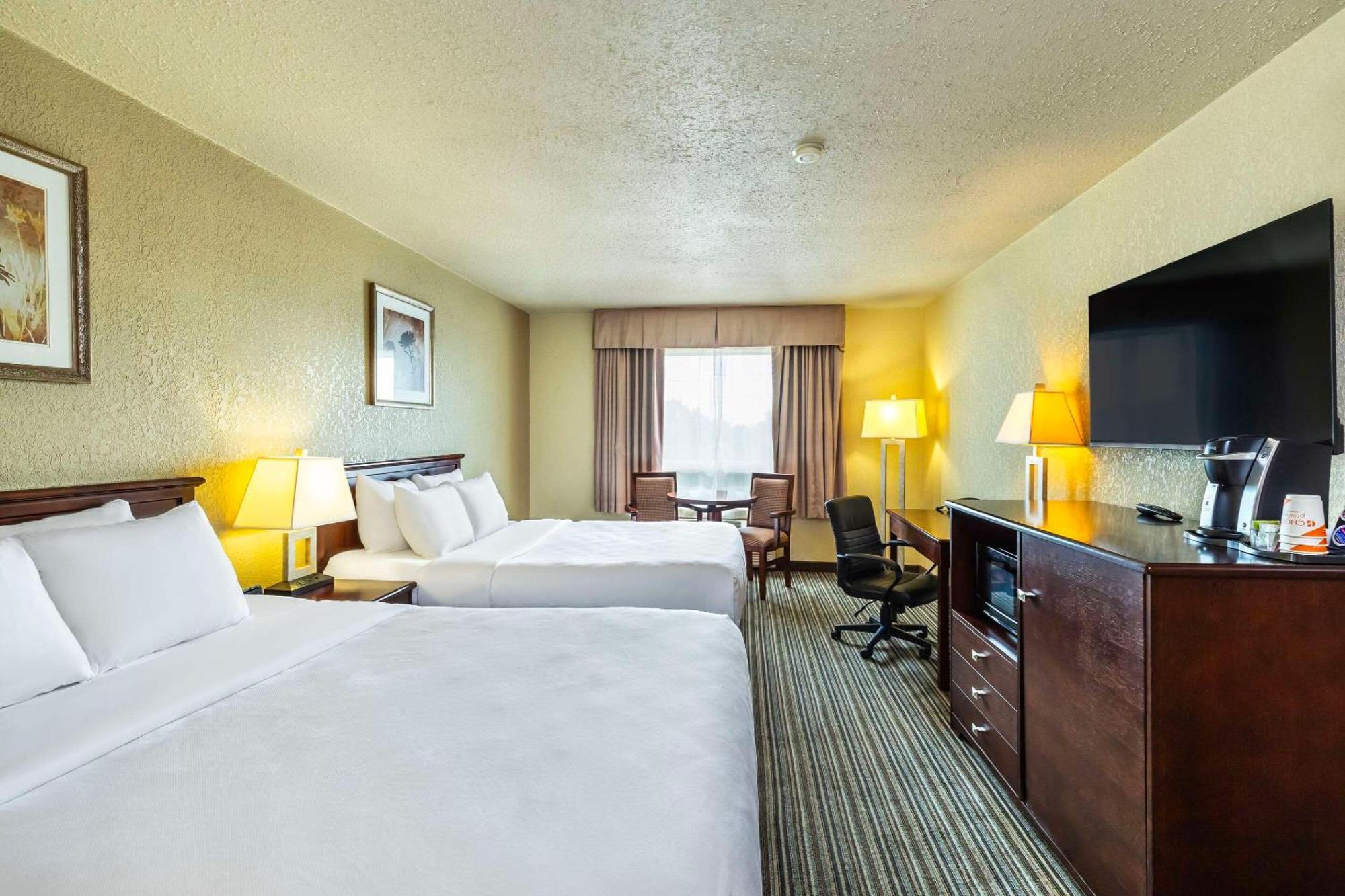 Quality Inn & Suites Yorkton Exterior foto