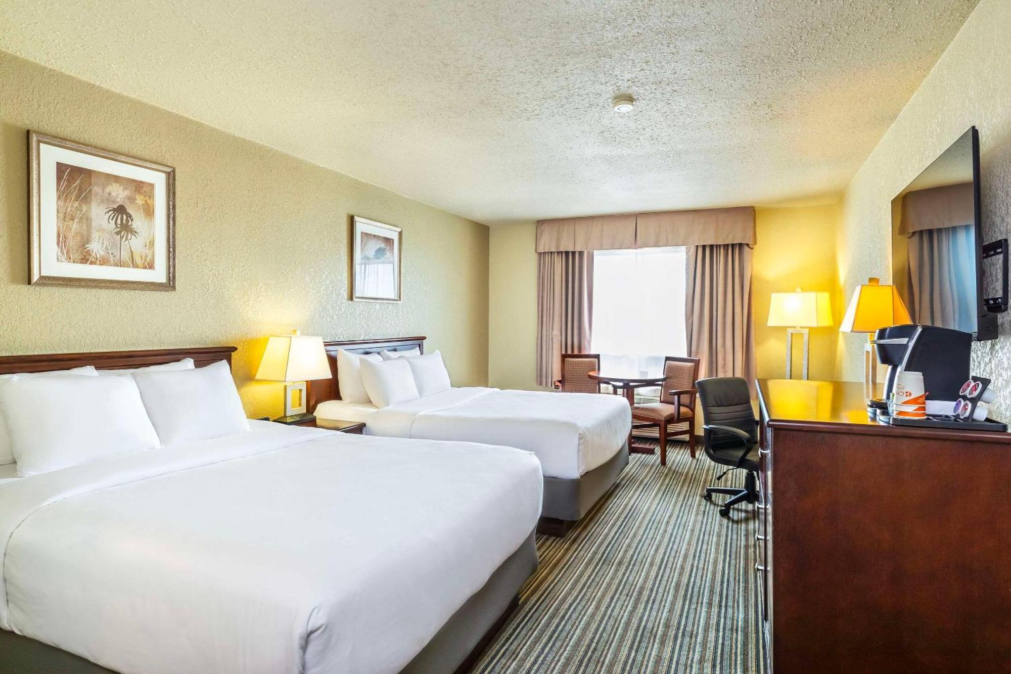 Quality Inn & Suites Yorkton Exterior foto